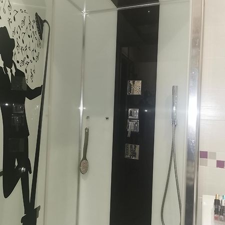 Chambre Chez L'Habitant - Room In The Owner'S Apartment 尼斯 外观 照片
